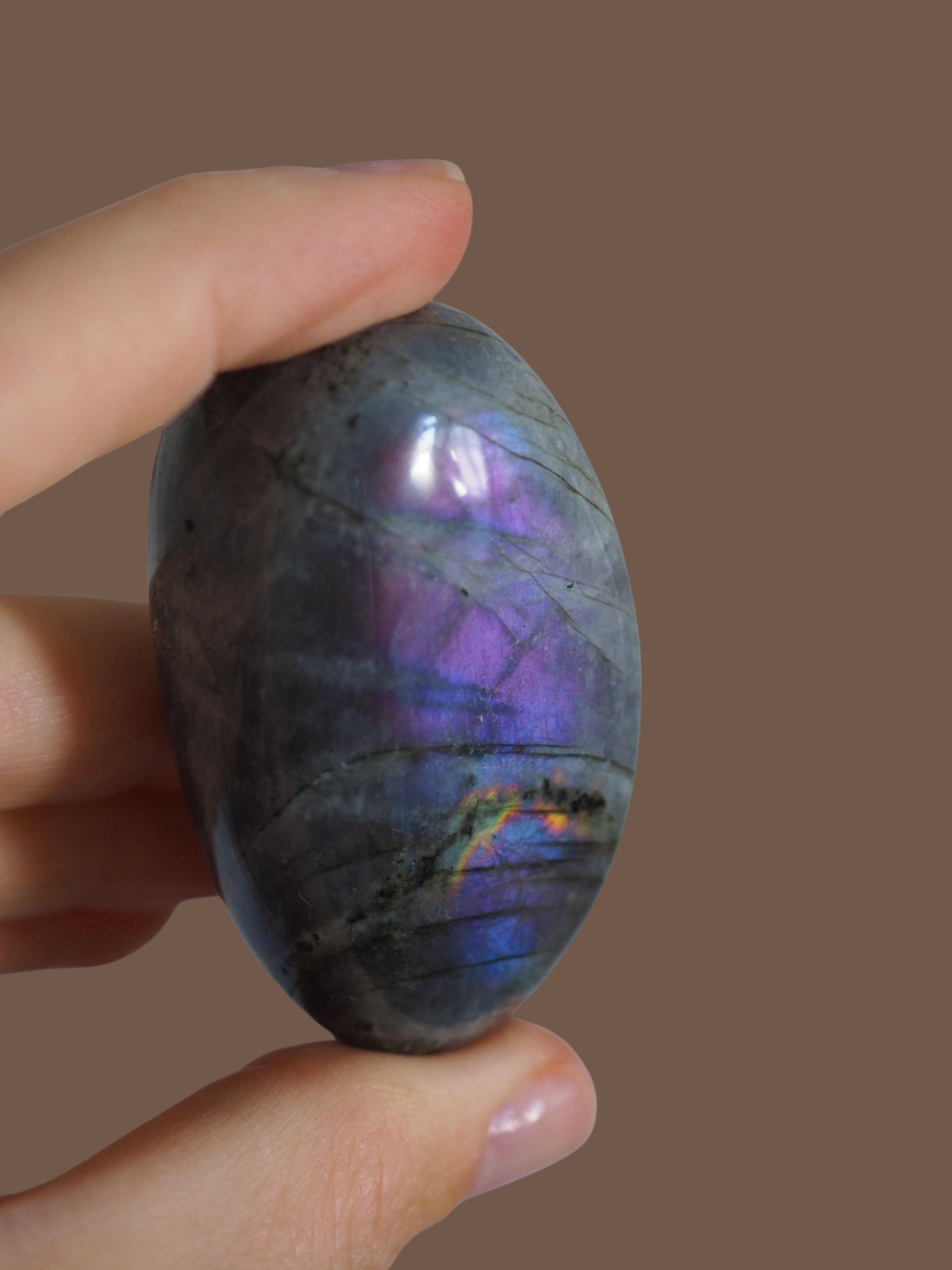 Dunkelblau Lila falshy Labradorit Palmstone . Seifenstein Handstein ca. 6 cm - Madagascar Hand poliert HIGH QUALITY