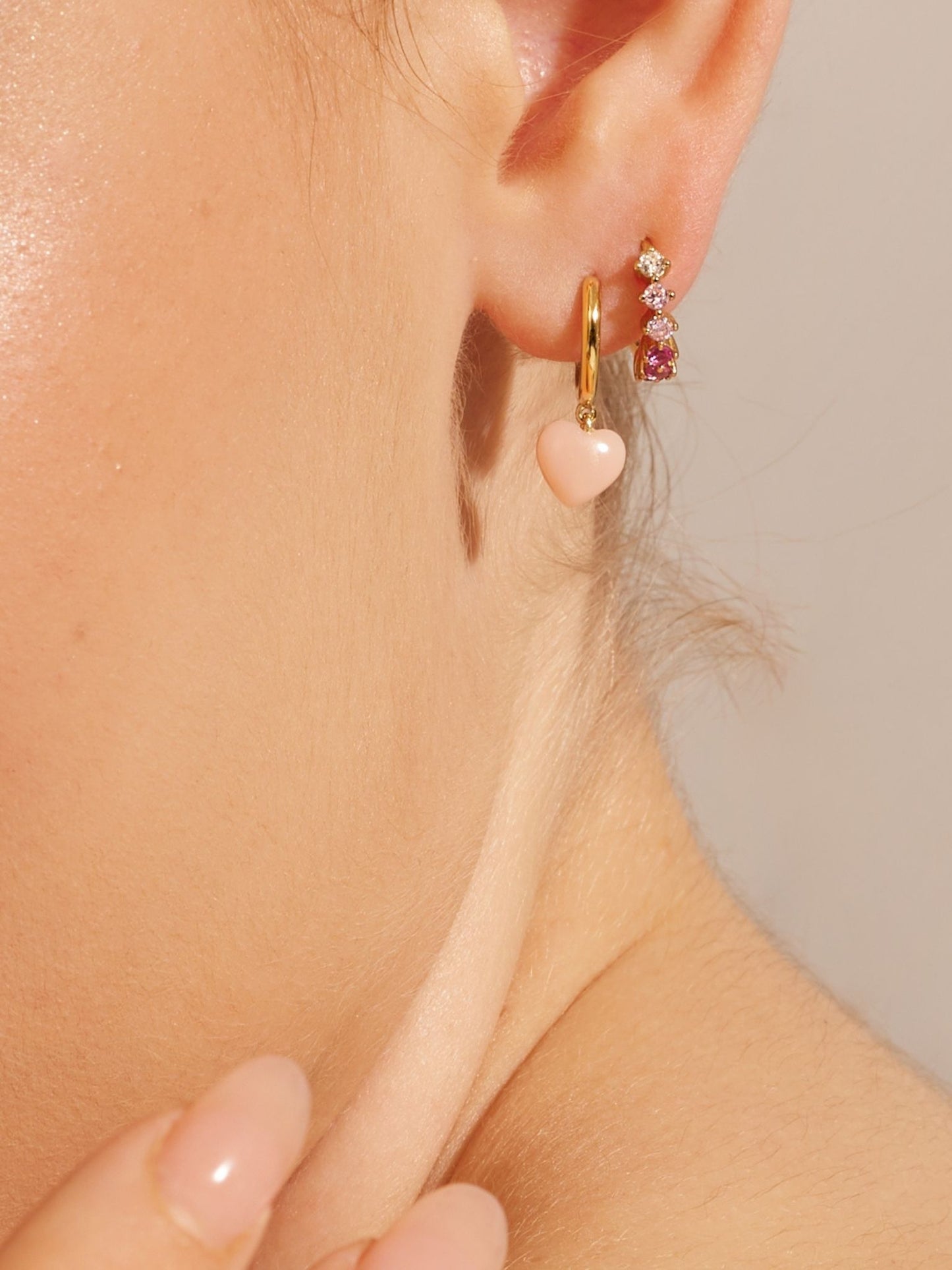 Herz Creolen aus Rosa Koralle. 925 Sterlingsilber vergoldet