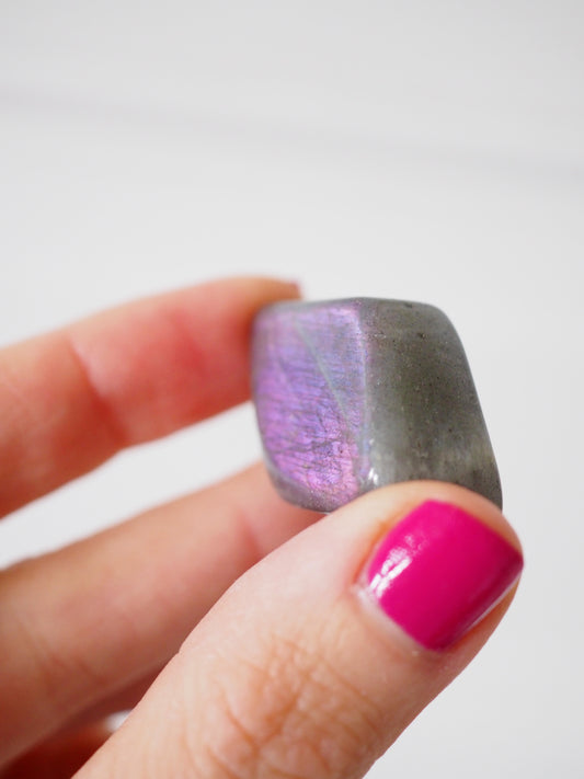 Labradorit Mini Mini SunsetFreiform . Lila PinkFlash . ca. 2 cm - aus Madagascar HIGH QUALITY