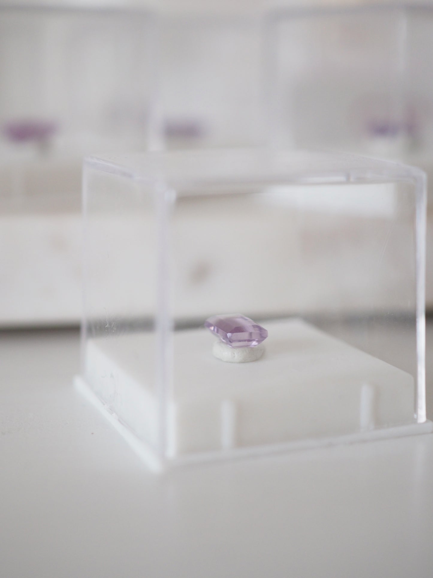 Amethyst Faccettiert . MINI MINERALS IN BOX 3x3cm - geschliffen in Indien
