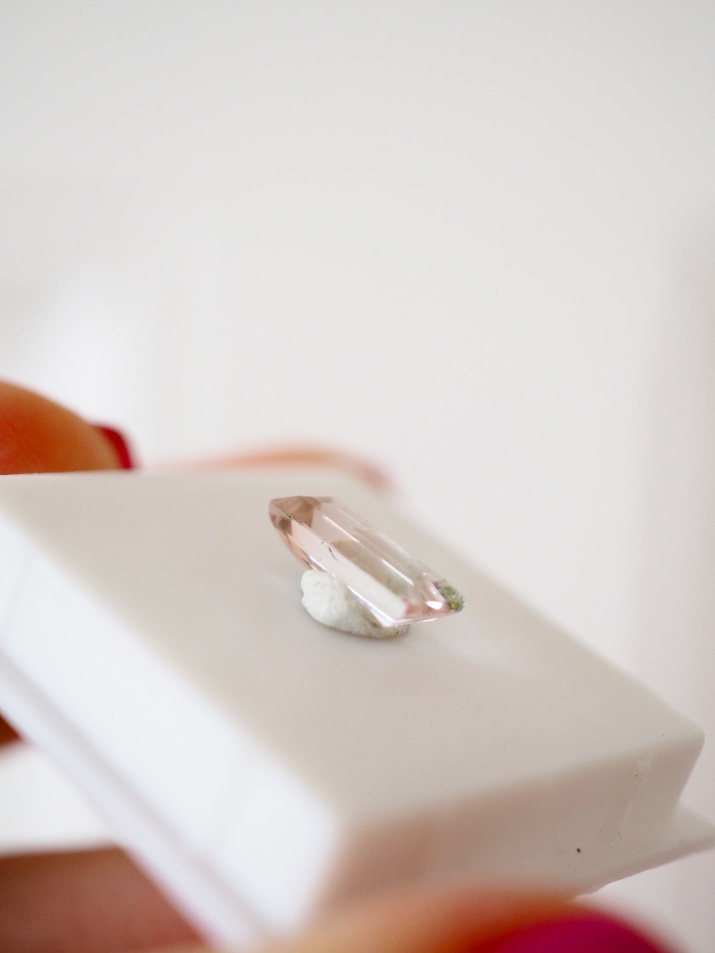 Pink Turmalin Faccettiert . MINI MINERALS IN BOX 3x3cm - geschliffen in Indien