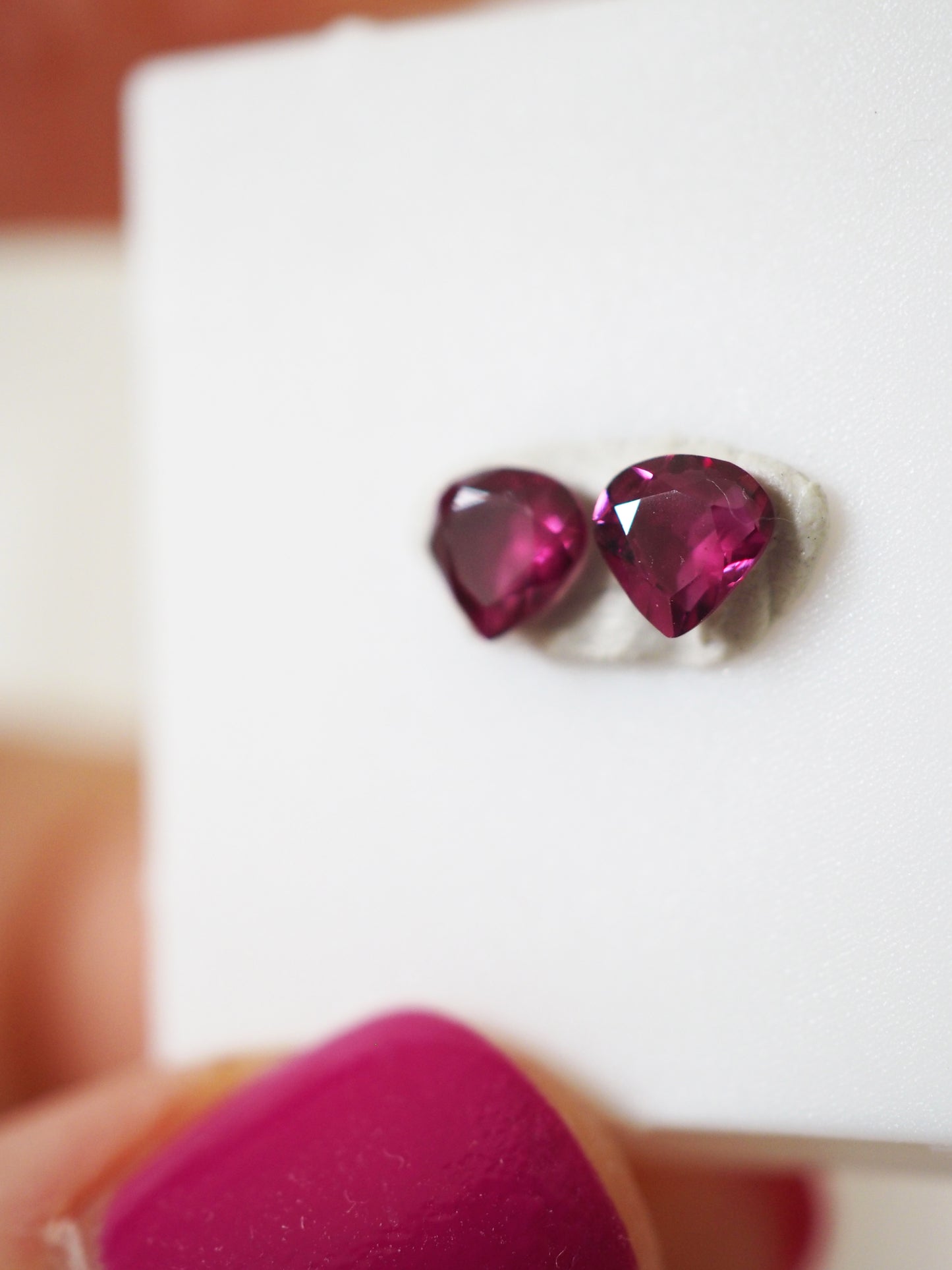 Pinker Rubelit SET Herz Form Faccettiert . MINI MINERALS IN BOX 3x3cm - geschliffen in Indien