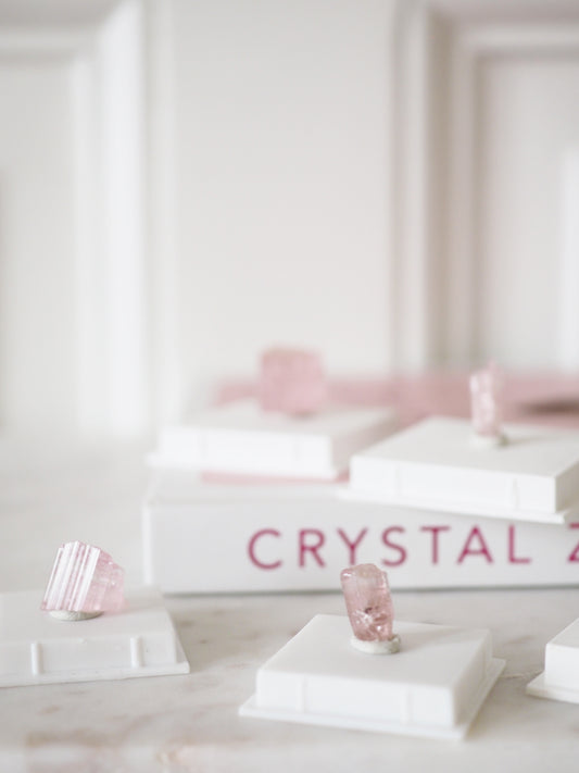 Pinker Turmalin . MINI MINERALS IN BOX 4x4cm - aus Paprok Afghanistan