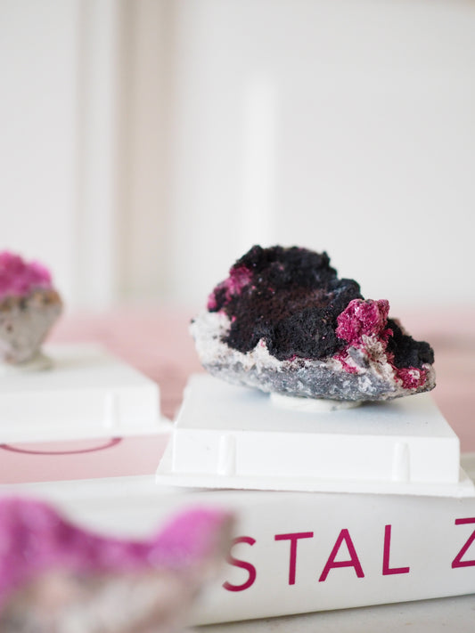 Cobalto Calcit MINI MINERALS IN BOX 4x4cm - aus Bou Azzer Disctrict Marokko