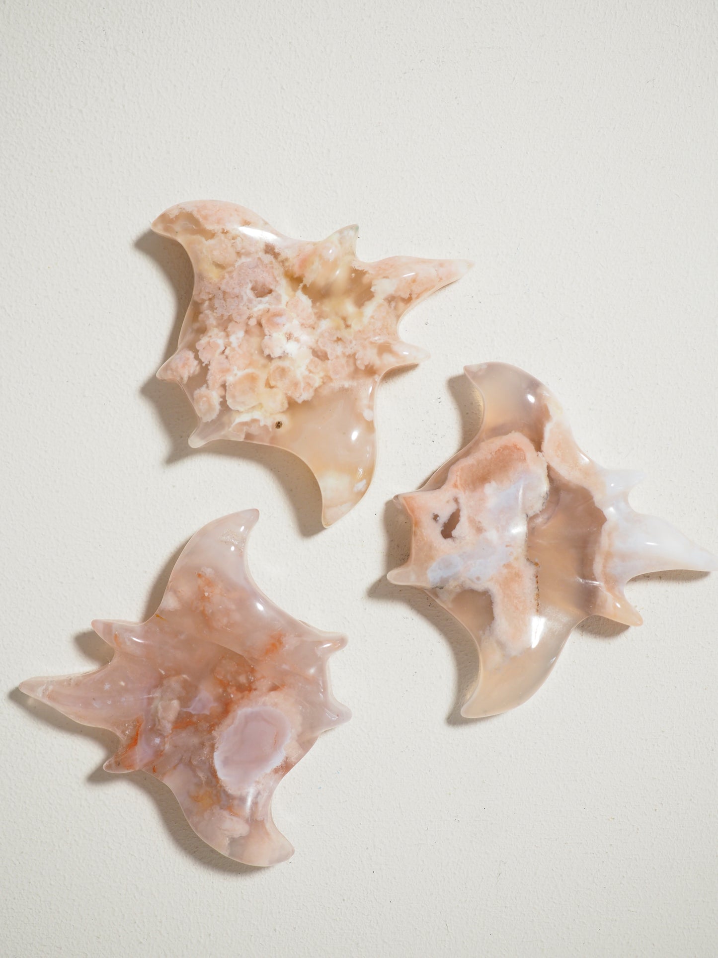 Blumenachat Rochen . Flower Agate Stingray Carving ca. 5 cm - aus Madagascar Handcarved