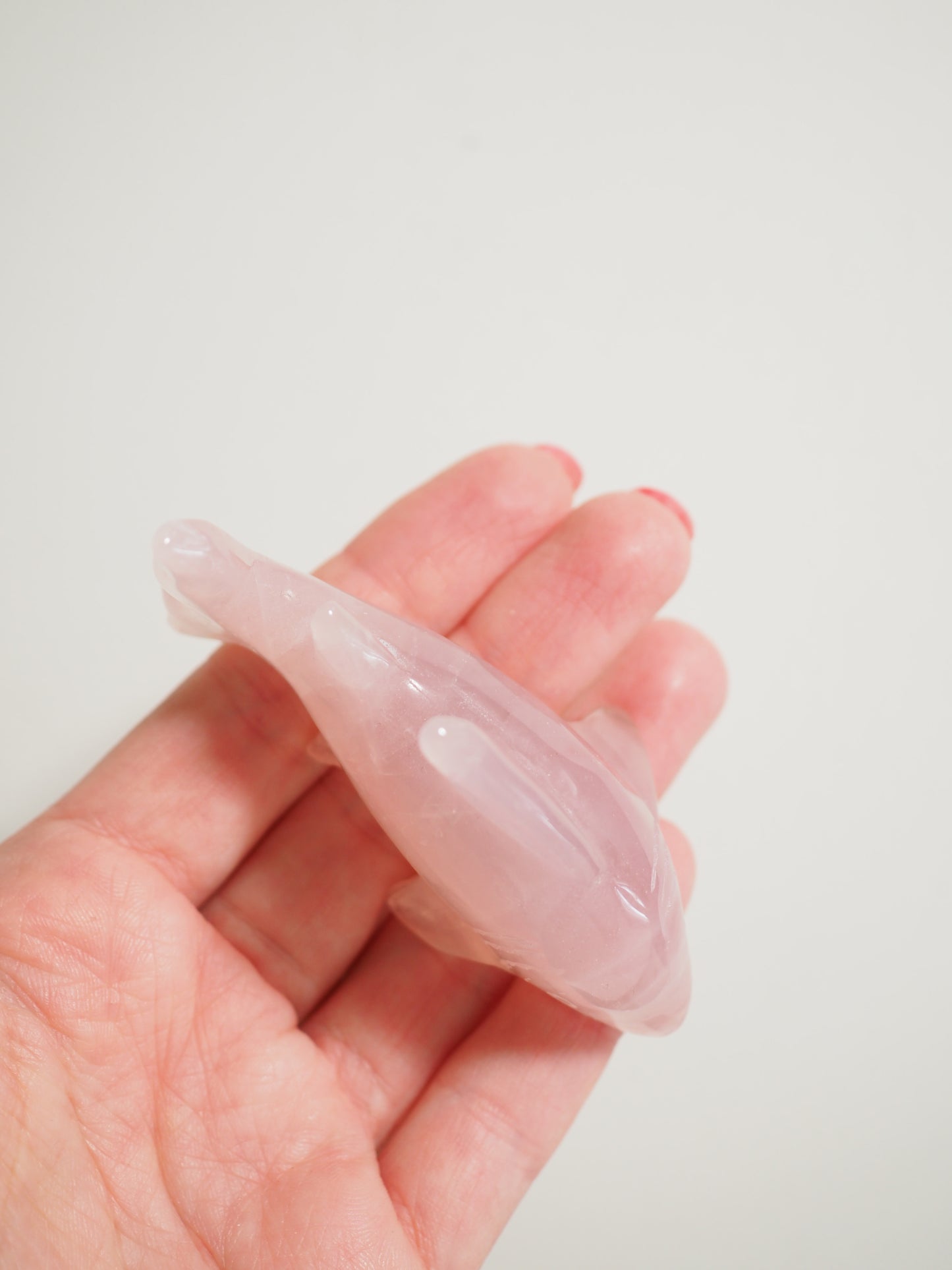 Rosenquarz Hai . Rosequartz Shark ca. 7.5 cm - Handcarved
