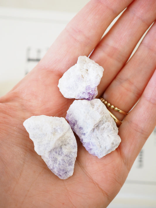 Hackmanite Roh / Raw ca.2 cm - aus Afghanistan UV REAKTIV