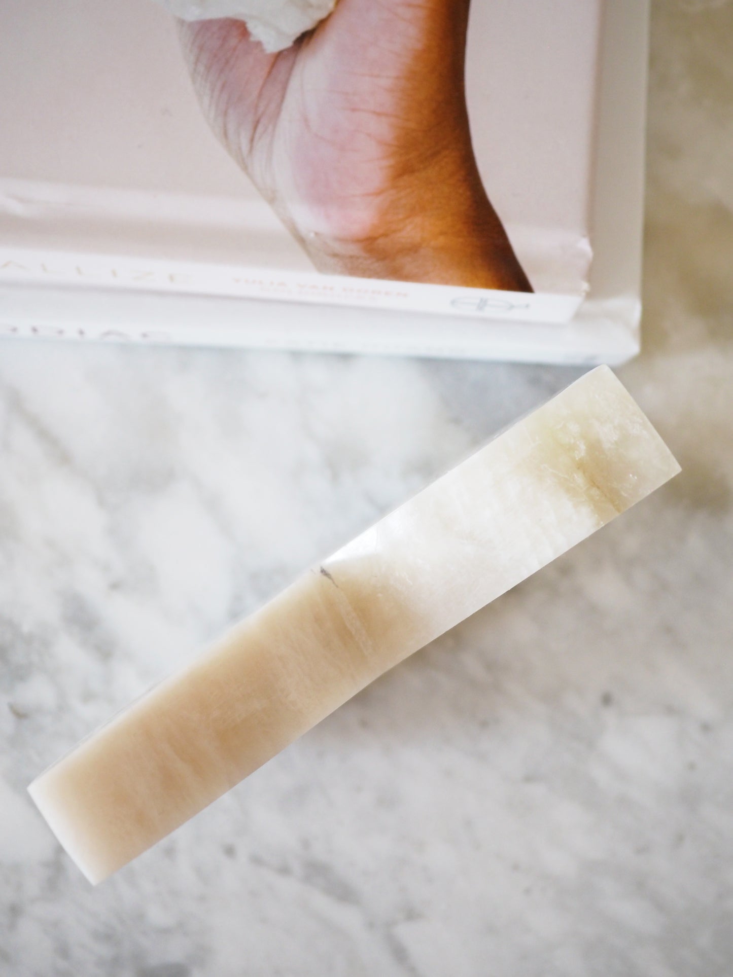 Weißer Mondstein Schmetterling ca xx cm Carving - aus Tansania HIGH QUALITY