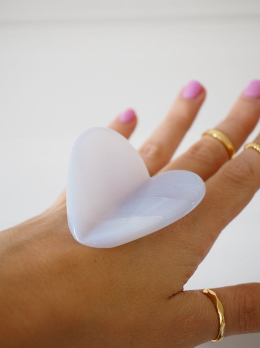 Blauer Chalcedon 3D Herz . Blue Chalcedony 3D Heart ca. 3-4 cm - aus China Handcarved