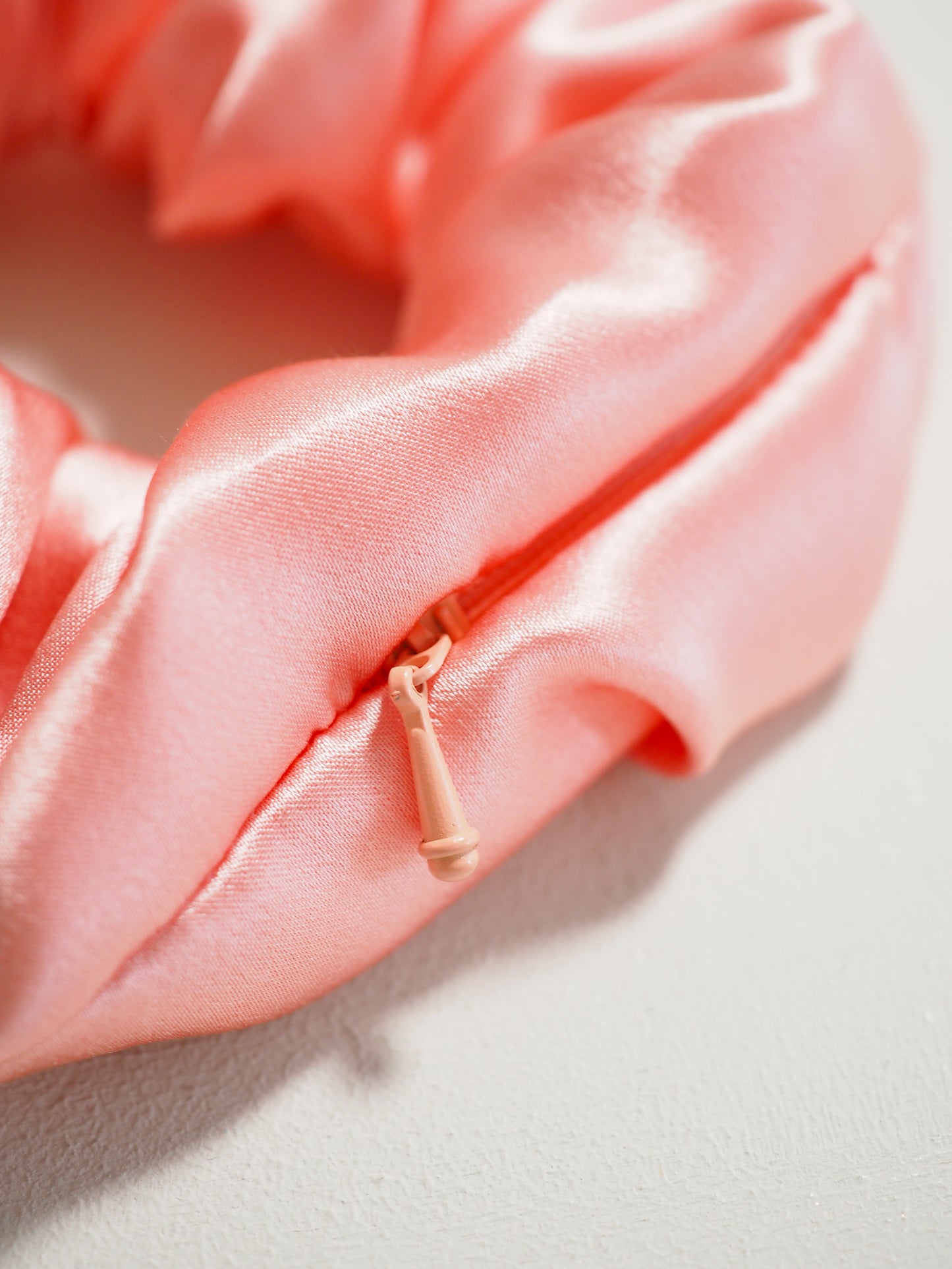 CRYSTAL SCRUNCHIE 100% Maulbeerseiden Haargummi mit Kristall Tasche - 90s PINK