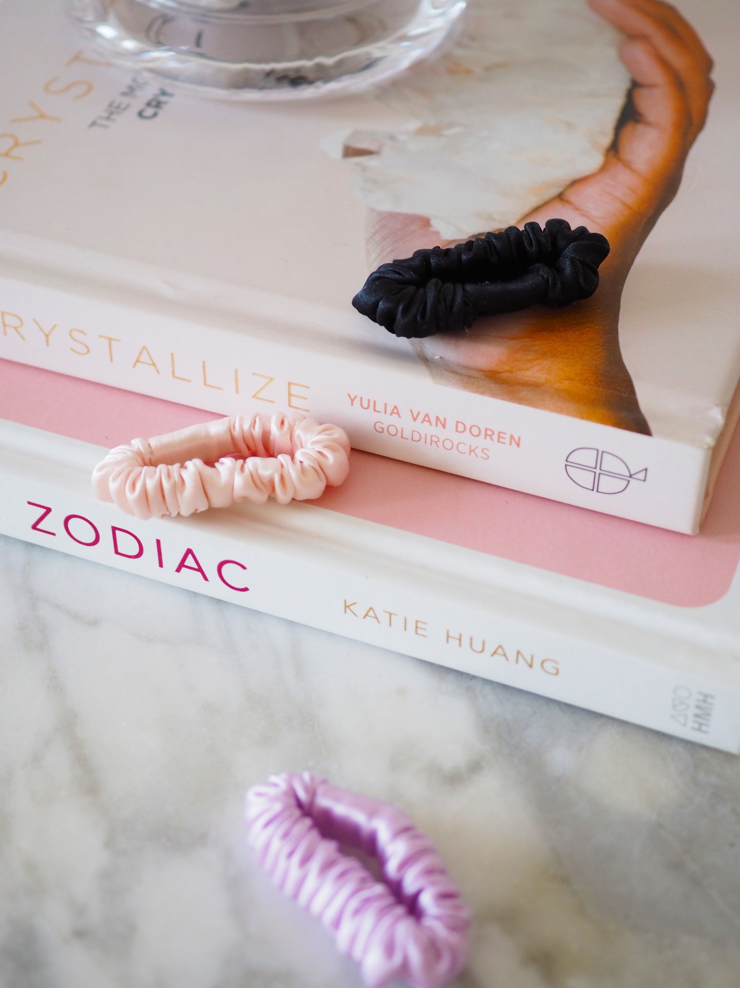 Mini Scrunchie Maulbeerseiden Haargummi - Schwarz. Rosa. Lilac