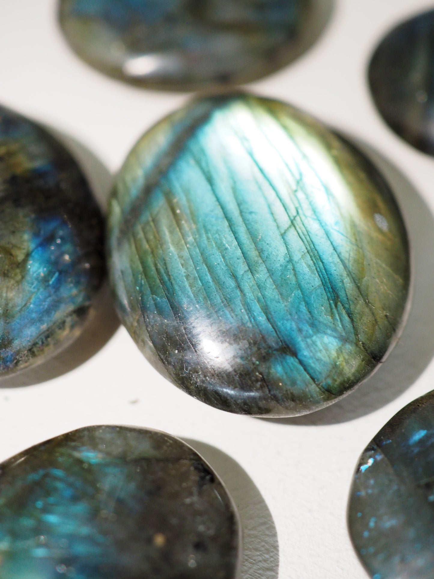 Labradorit ca. 4-5 cm Scheiben Stein - aus Madagascar Handpoliert HIGH QUALITY