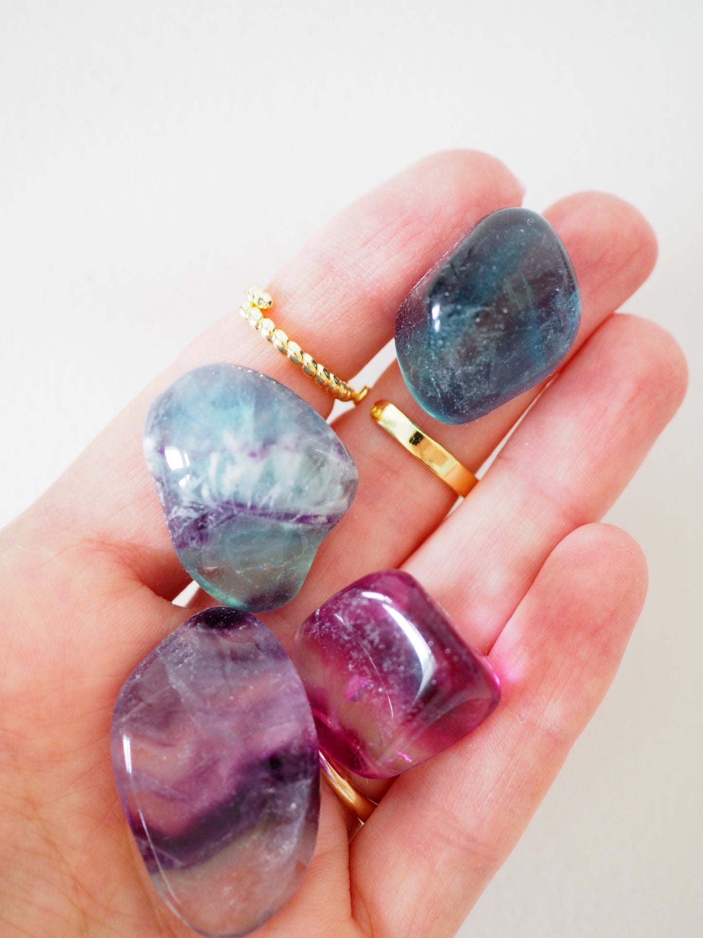 Regenbogen Fluorit Trommelstein . Rainbow Fluorite Tumble ca 2-4 cm - aus China HIGH QUALITY