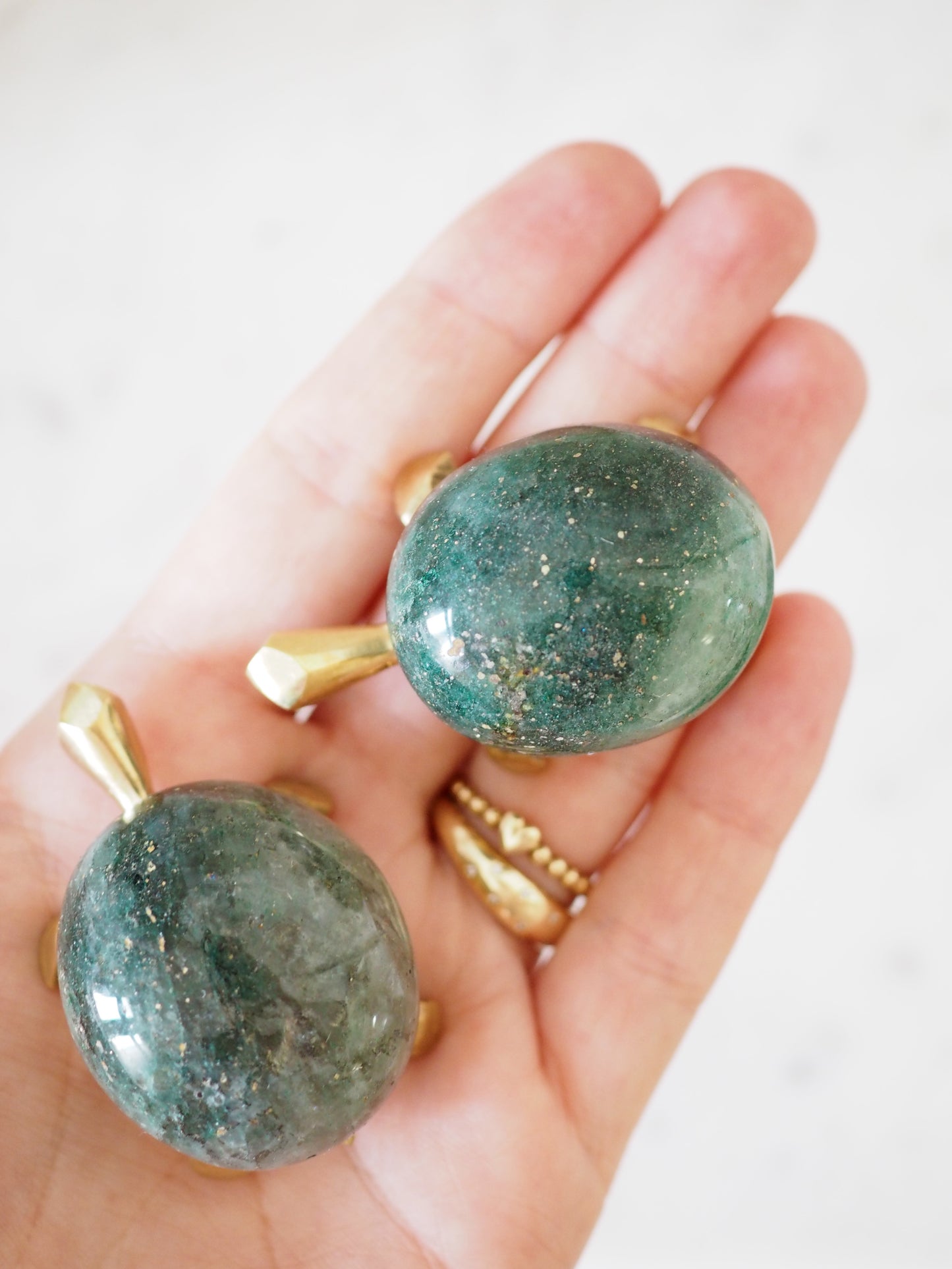 Grüner Aventurin X Pyrit Schildkröte Messing ca 5 cm Carving - aus Madagascar