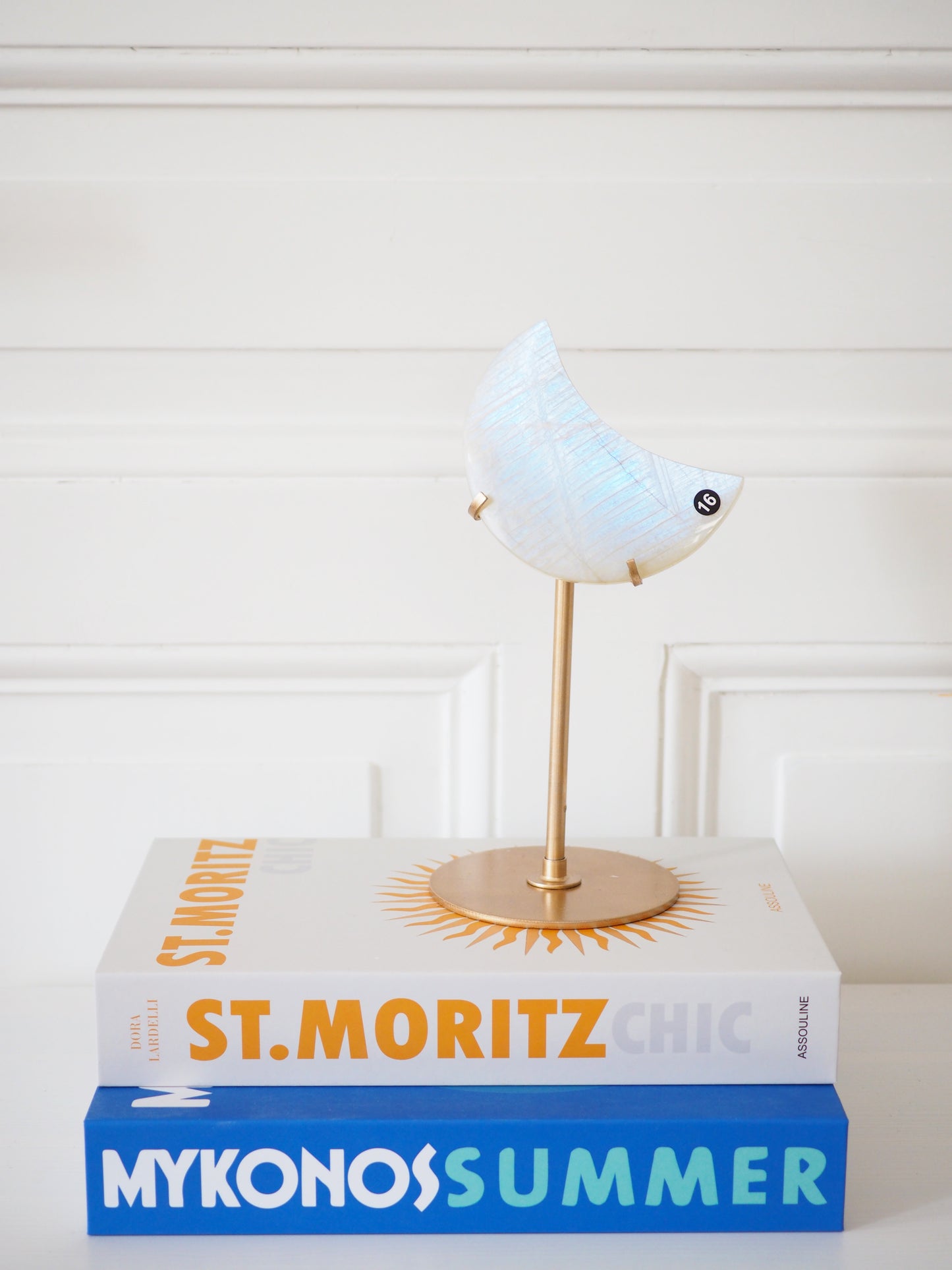 Beiger Mondstein Mond auf Ständer . Beige Moonstone Moon on Stand ca. 22 cm - Hand Carved HIGH QUALITY