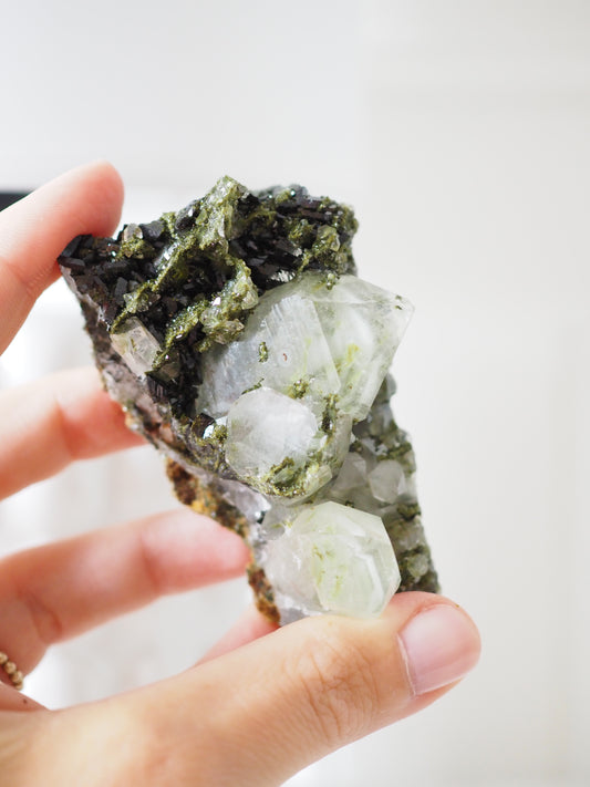 Epidot X Quarz . Forest Quartz mit Phantomen ca. 9cm- aus Yuksekova . Hakkari. Ost Anatolien Türkei NEW FIND HIGH QUALITY