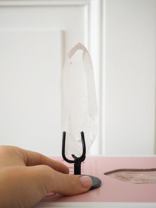 Bergkristall LEMURIAN Spitze auf Halter . Ständer ca. 14 cm - aus Bahia Brasilien