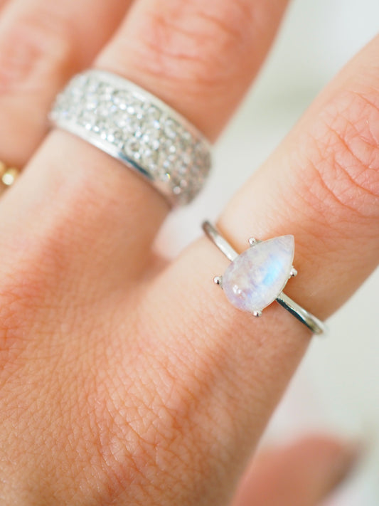Regenbogen Mondstein Drop Shape Ring 925 Sterlingsilber ca. 1 cm - aus Indien