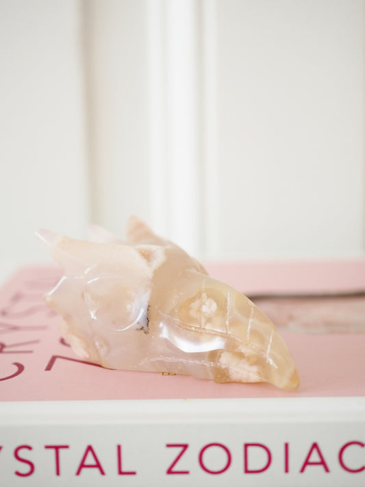 Drachen Skull. Totenkopf Blumenachat . Sakura Achat. Kirschblüten Chalcedon ca. 7.5cm - aus Madagascar HAND CARVED HIGH QUALITY