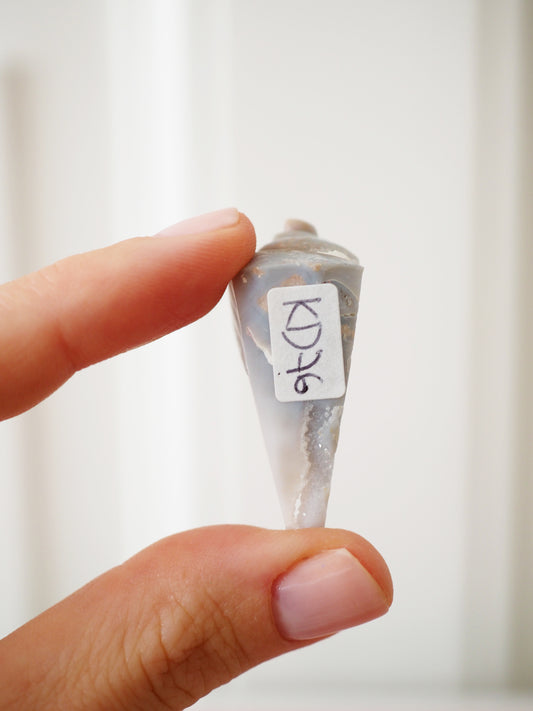 Kristallisierte Druzy Muschel EXKLUSIVE SELECTION . Schnecke ca. 400 Mio Jahre alt ca. 2 cm - aus Dhar Region Madhya Pradesh Indien RARE