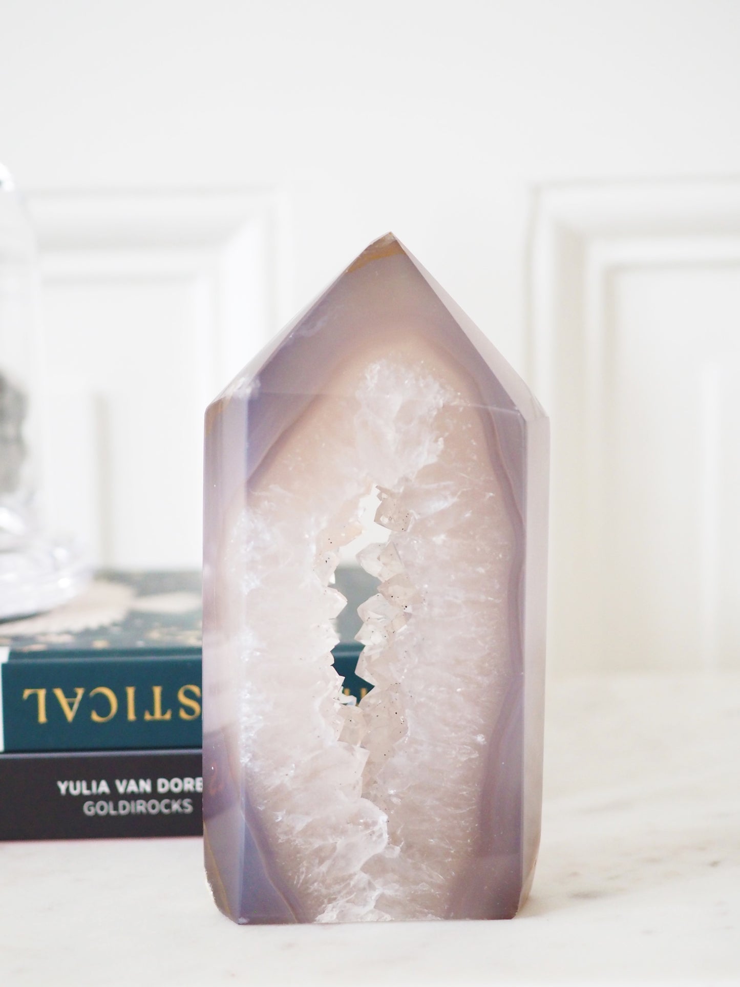 Druzy Achat Turm Obelisk . Druzy Agate Flat Obelisk ca. 12 cm- aus Brasilien Handcarved