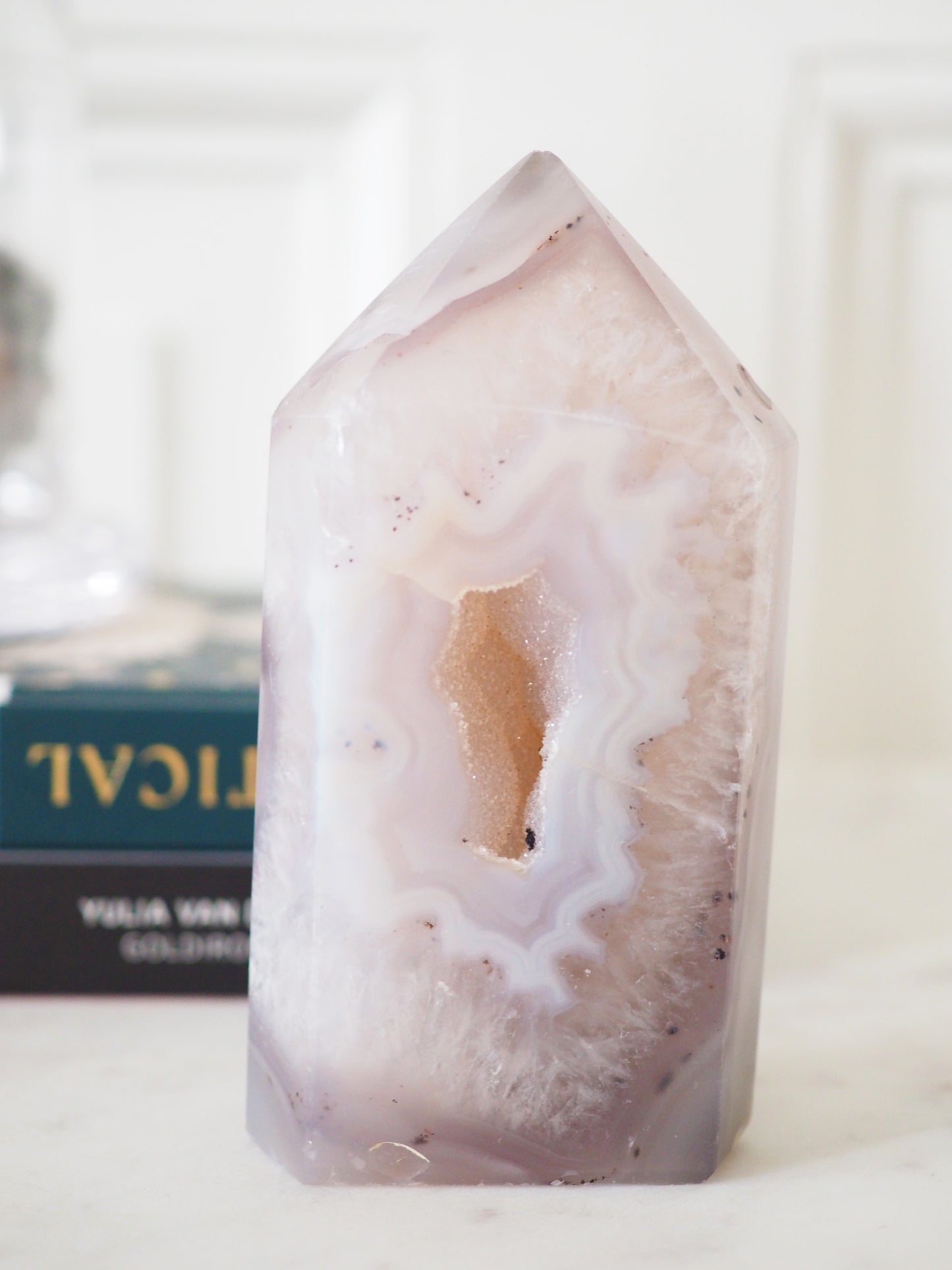 Druzy Achat Turm Obelisk . Druzy Agate Flat Obelisk ca. 10 cm- aus Brasilien Handcarved