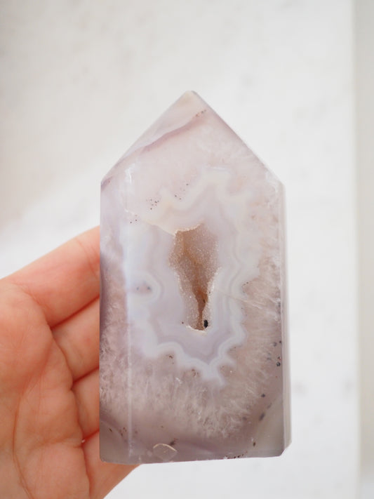 Druzy Achat Turm Obelisk . Druzy Agate Flat Obelisk ca. 10 cm- aus Brasilien Handcarved