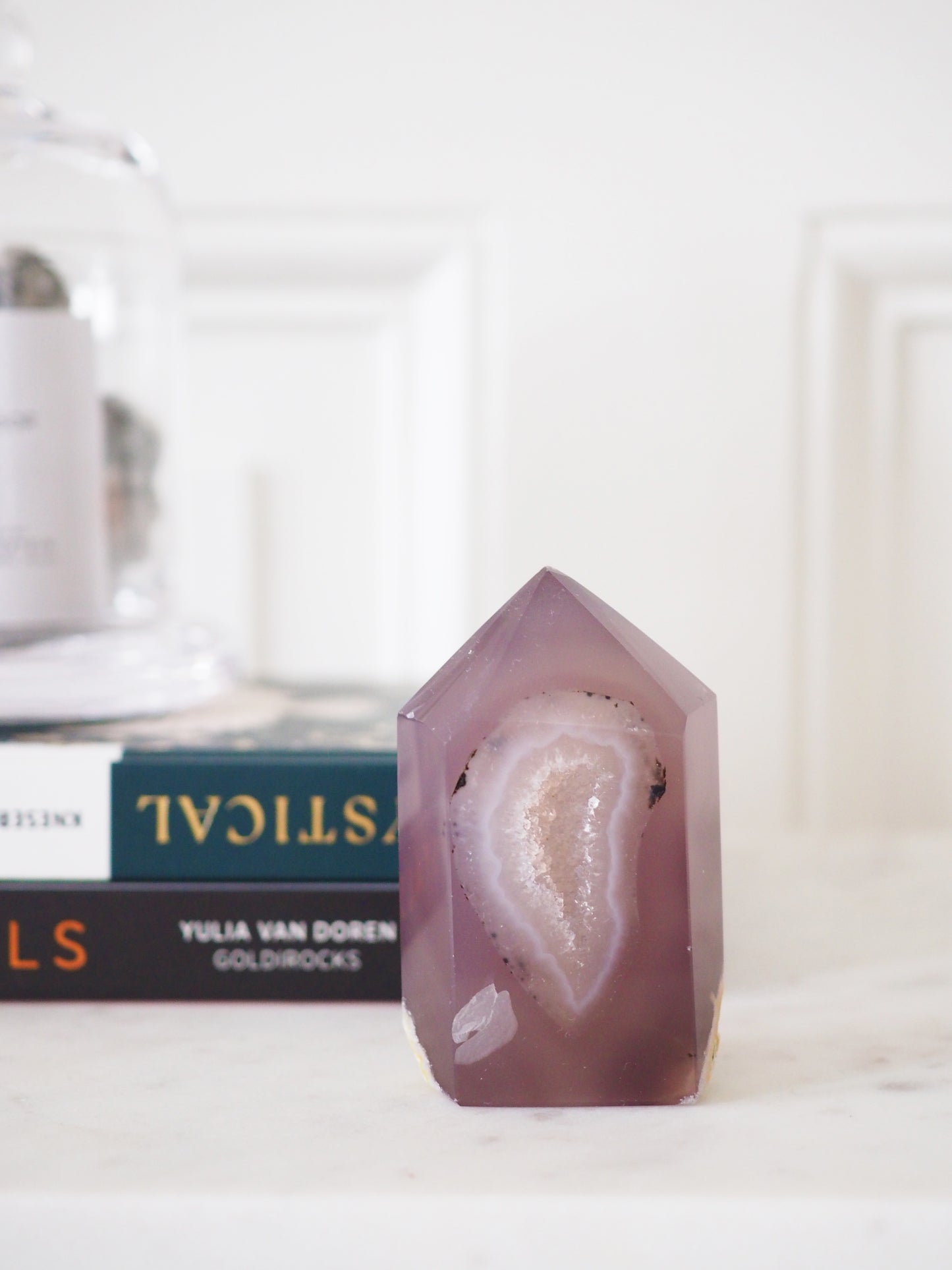 Druzy Achat Turm Obelisk . Druzy Agate Flat Obelisk ca. 7 cm- aus Brasilien Handcarved