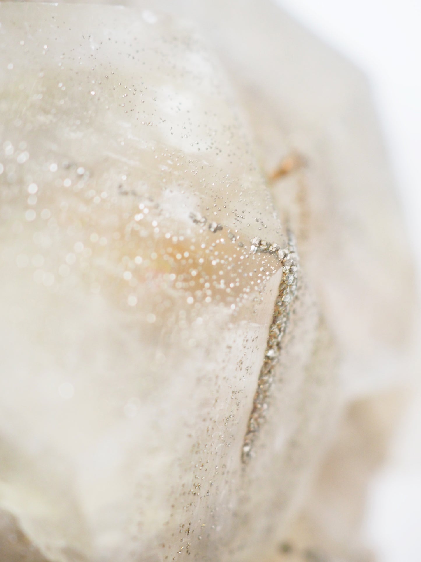 Sparkly Beiger Benz Calcit mit Pyrit ca. 23 x 14 cm 3.16 Kg PARADISE COLLECTION - aus Hubei China SUPER RARE