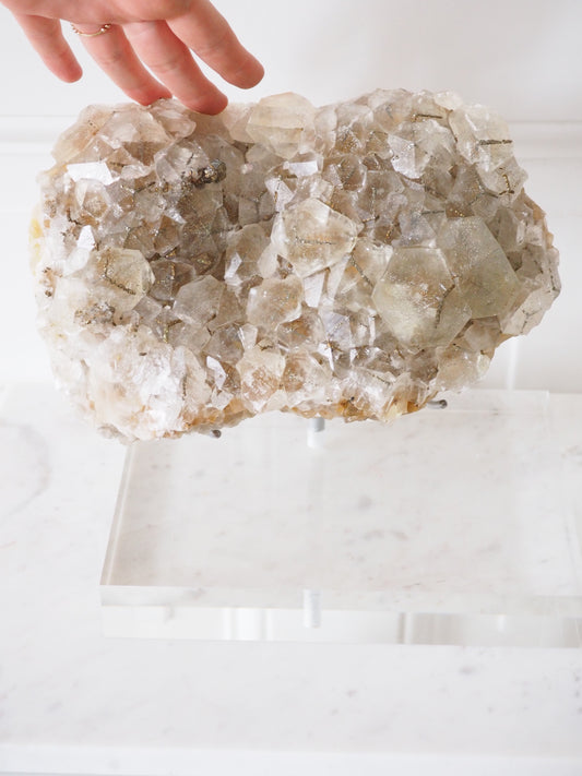 Sparkly Beiger Benz Calcit mit Pyrit ca. 23 x 14 cm 3.16 Kg PARADISE COLLECTION - aus Hubei China SUPER RARE