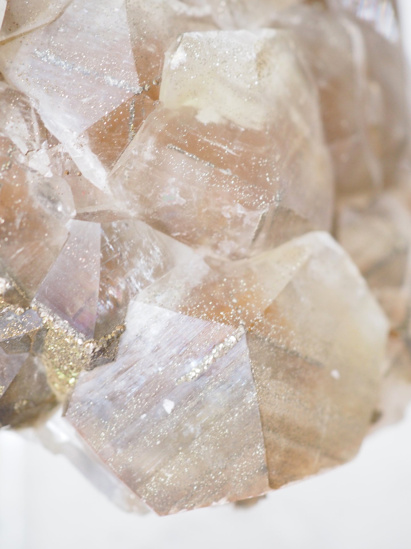 Sparkly Beiger Benz Calcit mit Pyrit ca. 23 x 14 cm 3.16 Kg PARADISE COLLECTION - aus Hubei China SUPER RARE