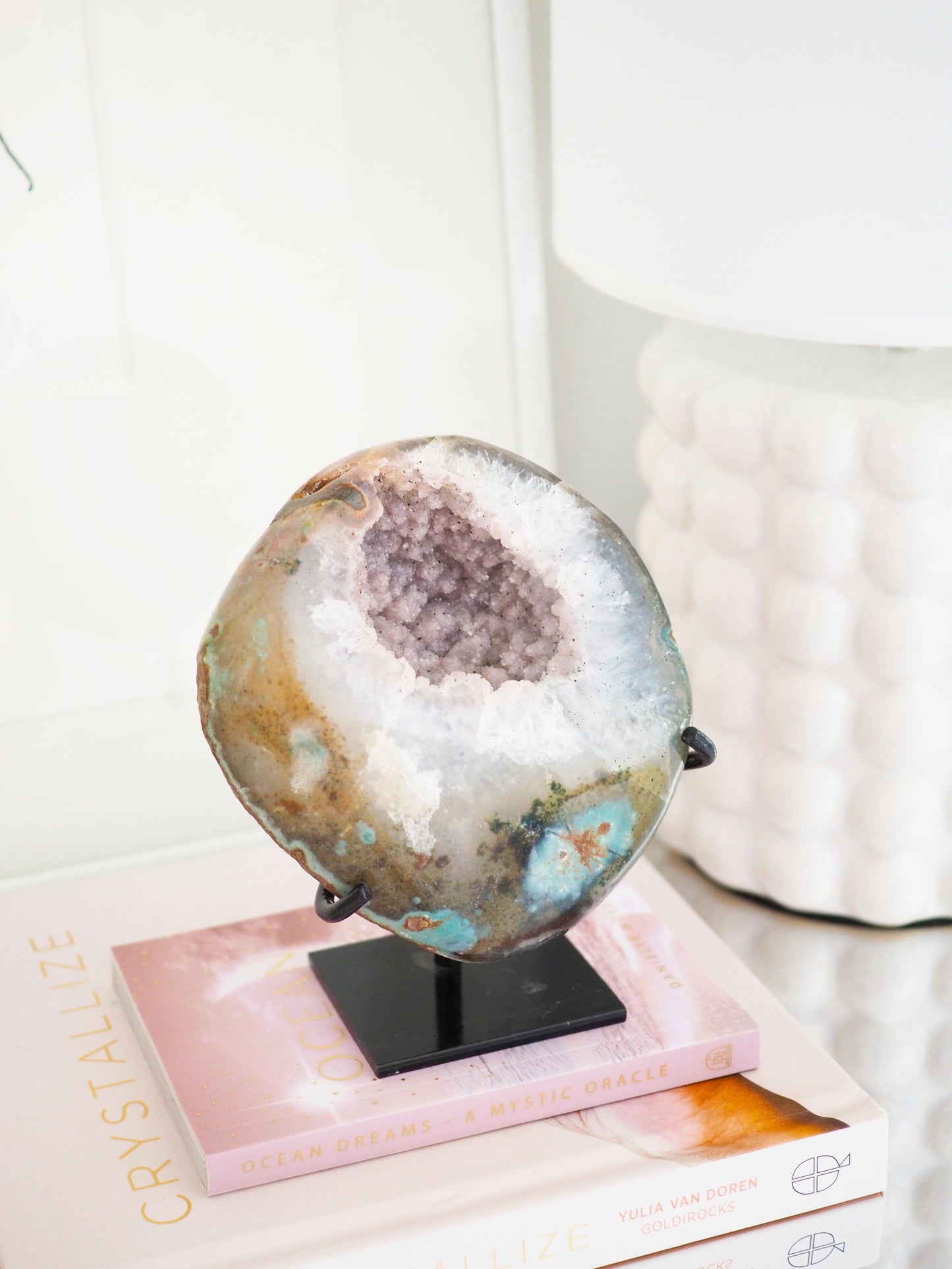 Rosa Amethyst auf Halter . Ständer ca. 15 cm - aus Uruguay