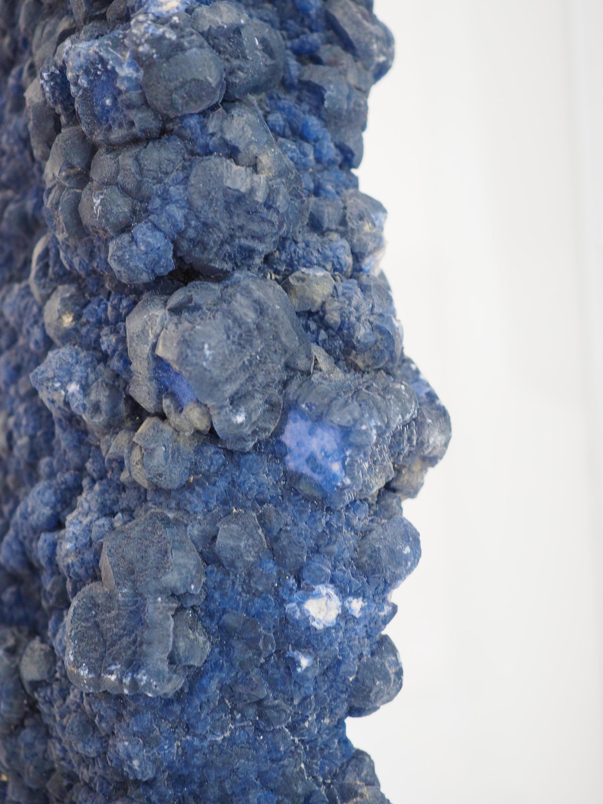 XL Blueberry Fluorite mit Halter . Ständer ca. 30 x 9 cm . PARADISE COLLECTION - Huanggang Mine. Innere Mongolei China RARE