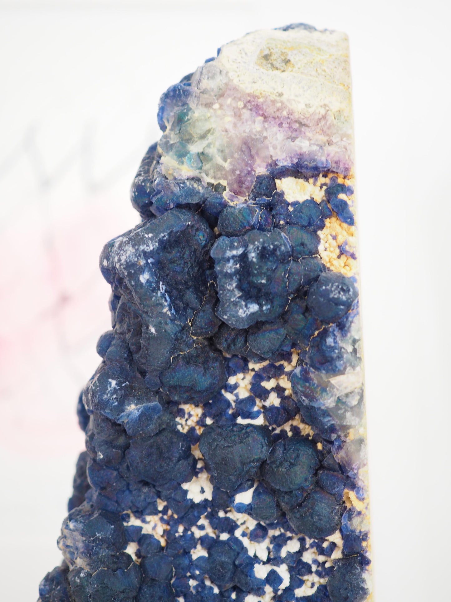 XL Blueberry Fluorite mit Halter . Ständer ca. 30 x 9 cm . PARADISE COLLECTION - Huanggang Mine. Innere Mongolei China RARE