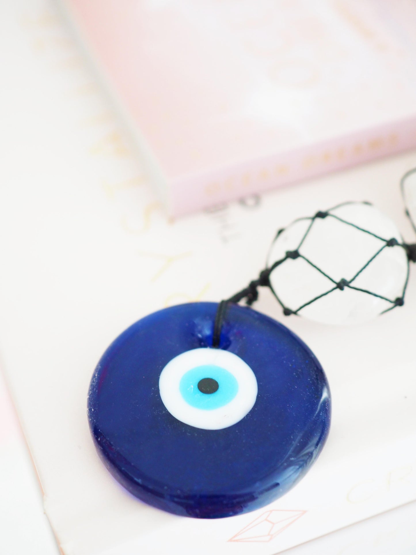 Evil Eye Berkgristall Talisman . Glückbringer . Wandbehang . Autanhänger ca. 34 cm - HANDMADE