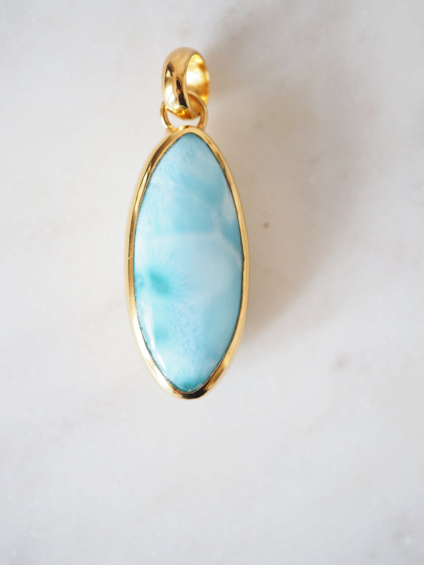 AAA Larimar Anhänger No.3 ca. 4 cm 35.8ct 925 Sterlingsilber vergoldet -aus der Dominikanischen Republik