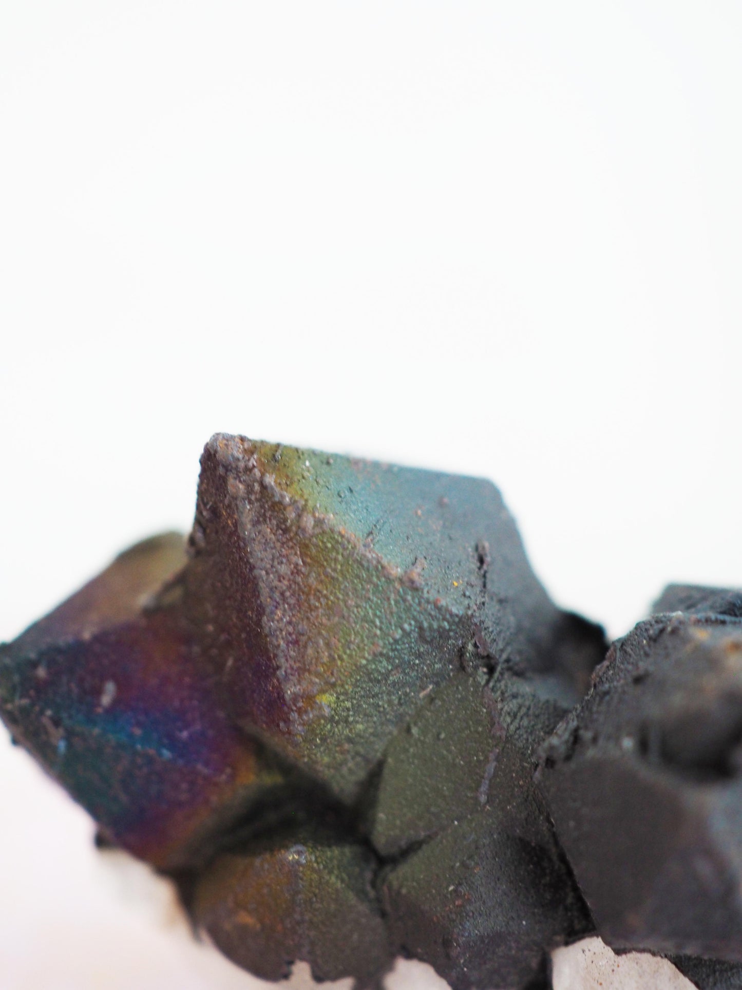 Rainbowquartz . Regenbogen Quarz . Turgite Hämatit Goetit Quarz ca. - Itremo Massif, Itremo - South of Ibity Mountain, Ambatofinandrahana Distric, Fianarantsoa Province Madagascar RARE NEW FIND