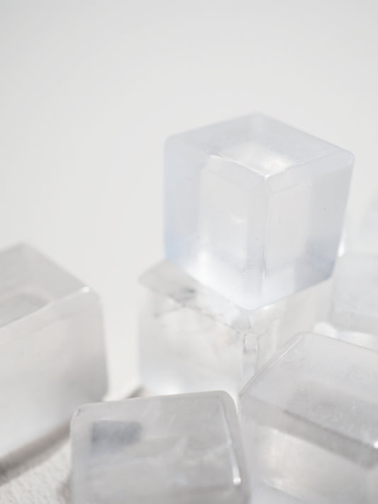 Bergkristall Eis Würfel  . Clear Quartz Ice Cube ca. 2 cm - aus China