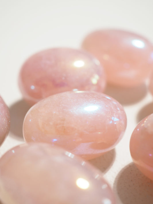 AngelAura Rosenquarz Trommel Stein . AngelAura Rosequartz  ca. 2.5 - 3cm - aus Madagascar