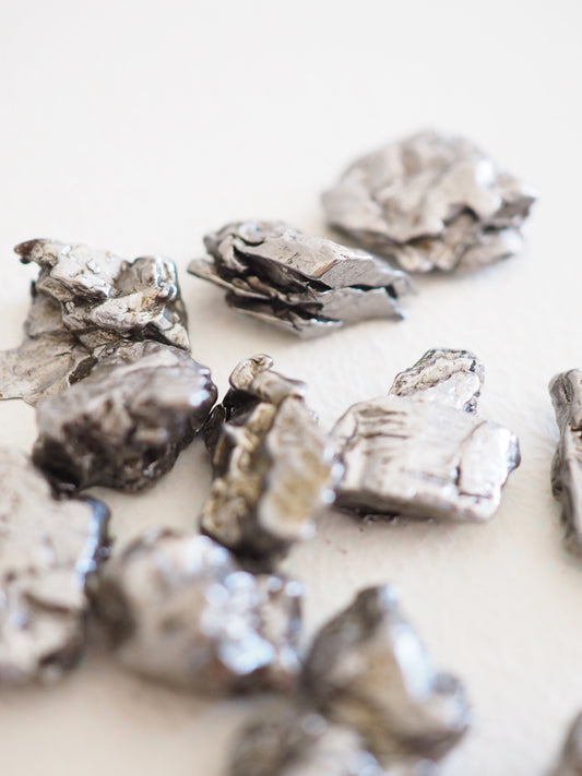 Stück von Sternschnuppe . Eisenmeteorit ca. 3-5 g Campo del Cielo . Argentinien