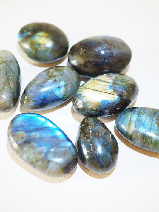 Labradorit Trommel Stein . Labradorite Tumble ca. 3-4 cm - aus Madagascar HIGH QUALITY