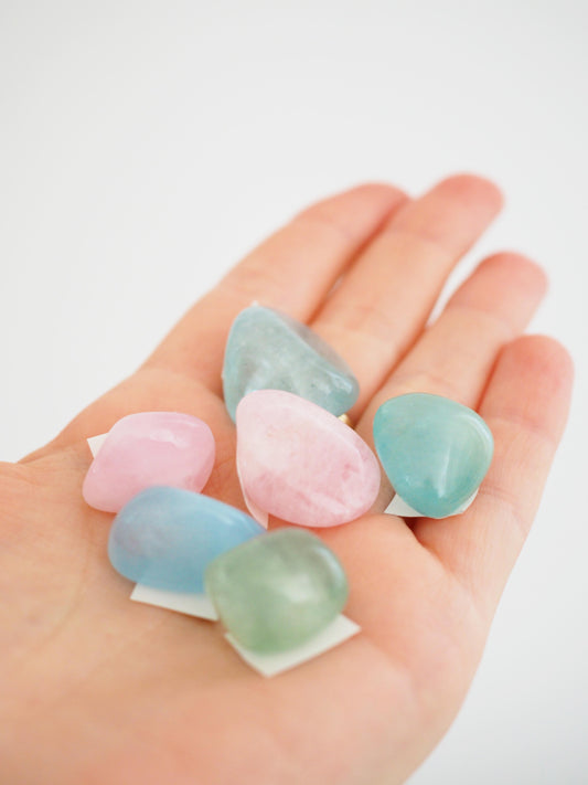 Morganit . Trommelstein ca. 2 cm - aus Pakistan HIGH QUALITY HANDPOLISHED