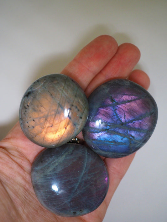 Sunset Mermaid Labradorit Palmstone Seifenstein Handstein ca. 3-4.5 cm - Aus Madagascar Hand poliert HIGH QUALITY