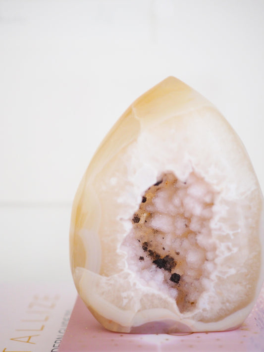 Druzy Achat Geode . Druzy Agate Geode ca. 8 cm 174g - aus Brasilien HAND POLISHED