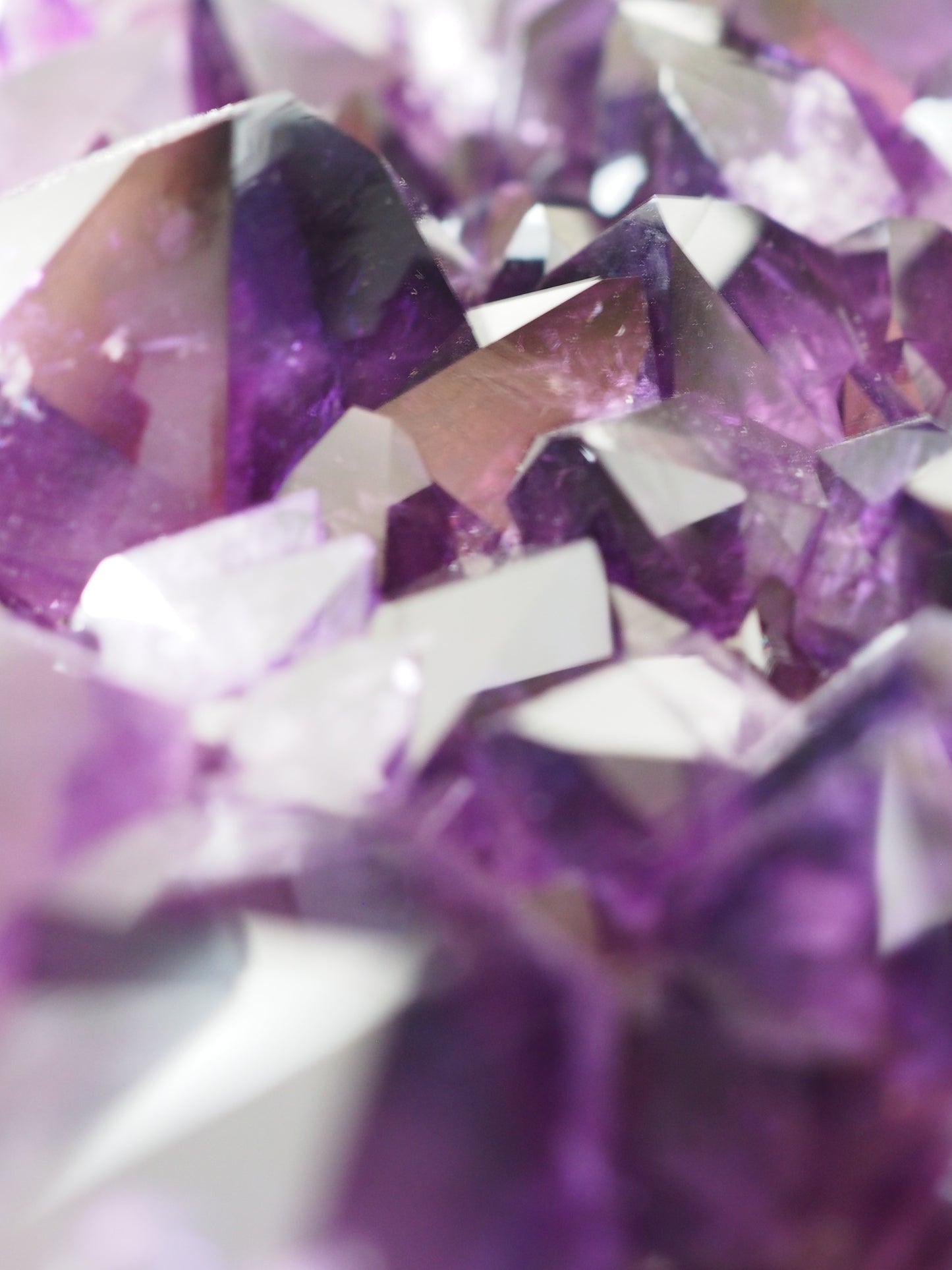 Super Deep Violettes Amethyst Cluster ca. 19 x17 cm mit Halter . Ständer . PARADISE COLLECTION - aus Ametista a do Sul - Rio Grande do Sul Brasilien HIGH QUALITY RARE