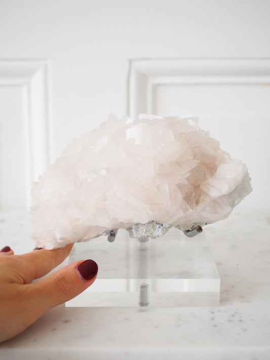 Rosa Rosen Calcit UV reaktiv. ca. 15 x 11cm . PARADISE COLLECTION - aus Hunan China