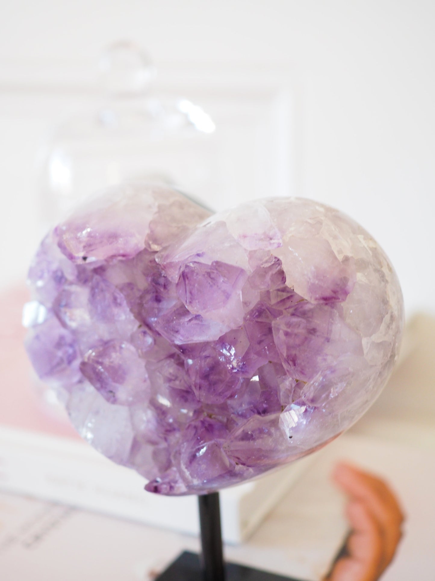 Amethyst Herz Cluster auf Ständer ca 600g . PARADISE COLLECTION - aus Brasilien Handpoliert