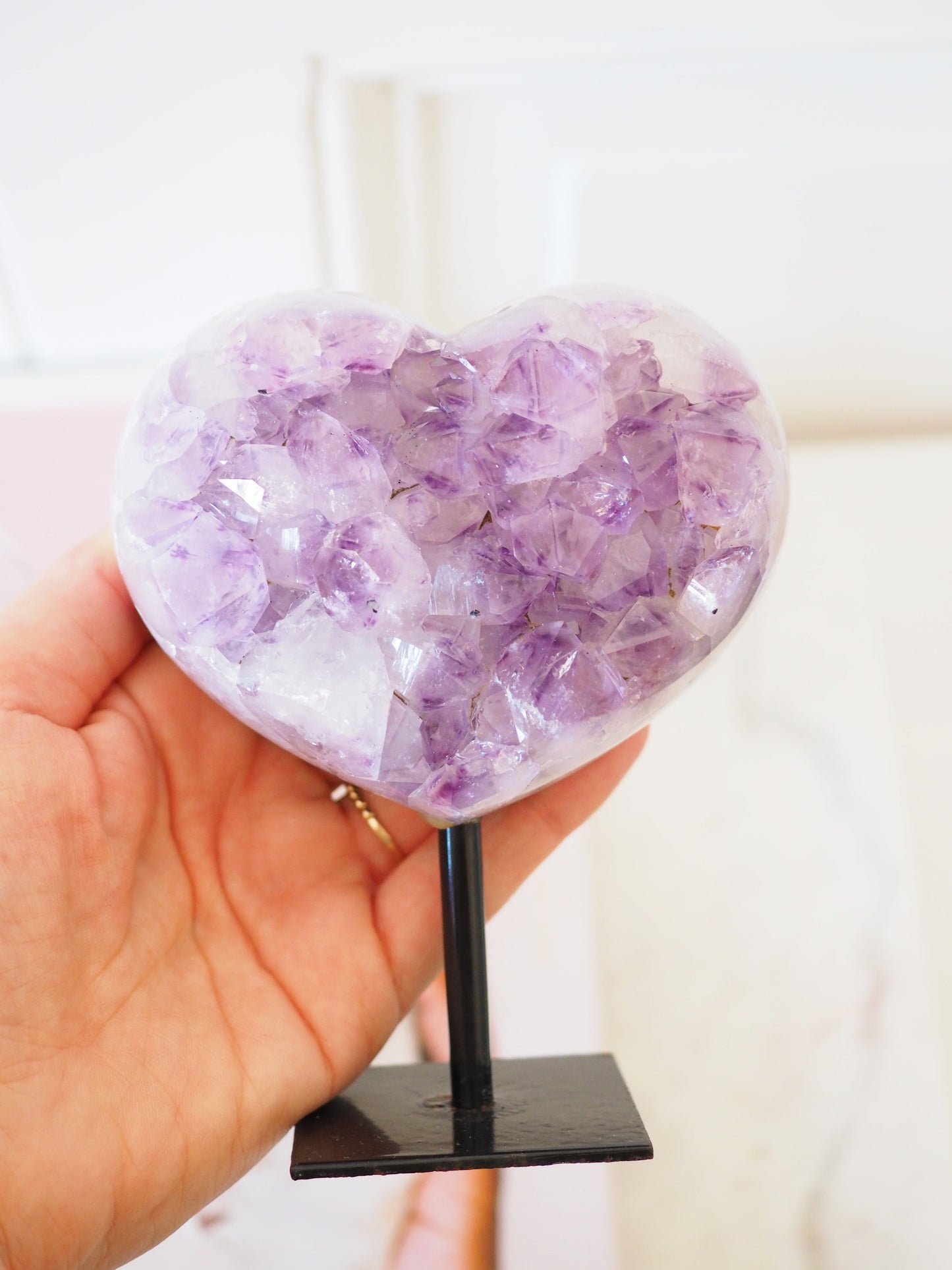 Amethyst Herz Cluster auf Ständer ca 600g . PARADISE COLLECTION - aus Brasilien Handpoliert