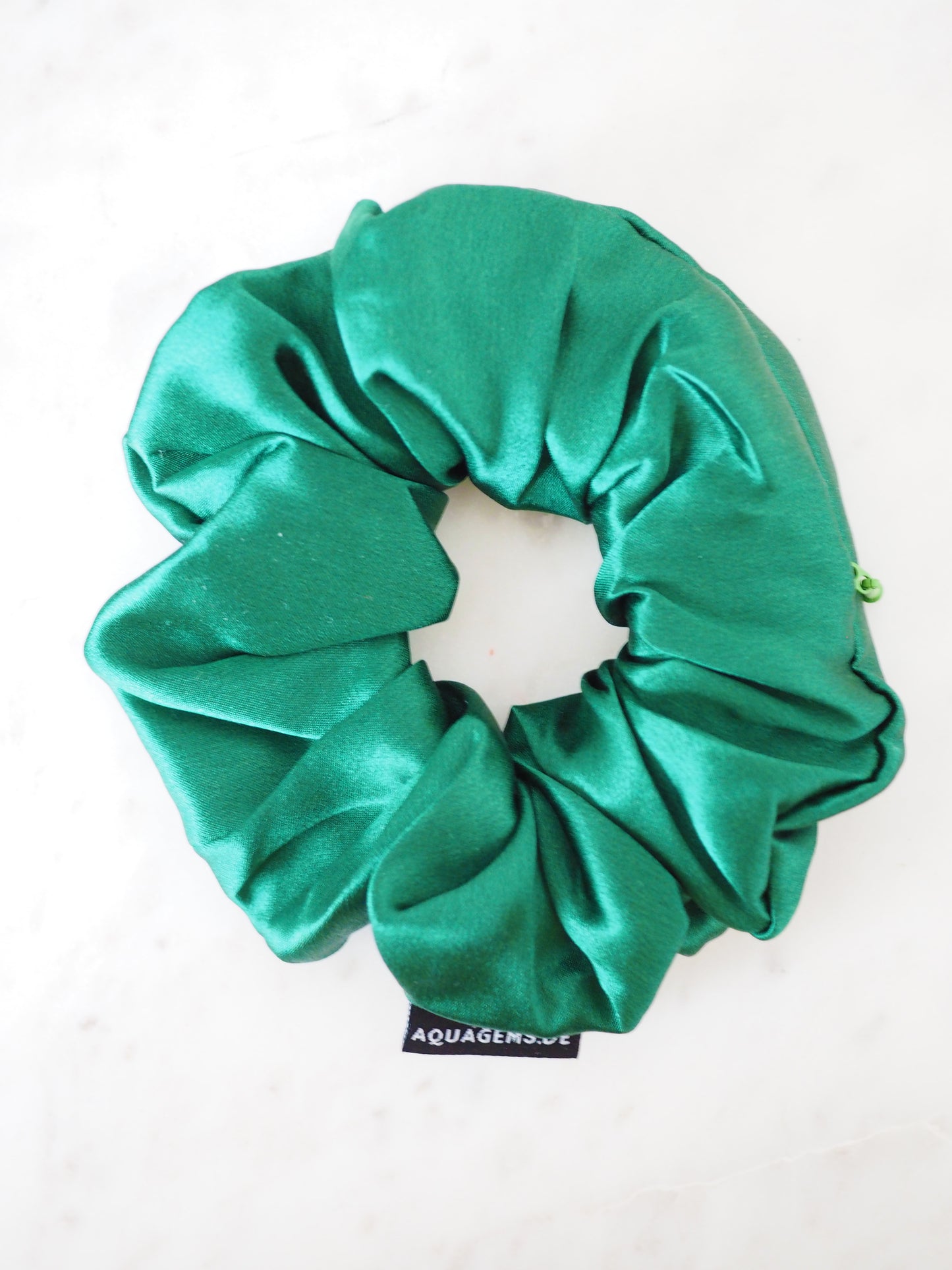 CRYSTAL SCRUNCHIE 100% Maulbeerseiden Haargummi mit Kristall Tasche & Schwarzem Turmalin - SMARAGD GRÜN
