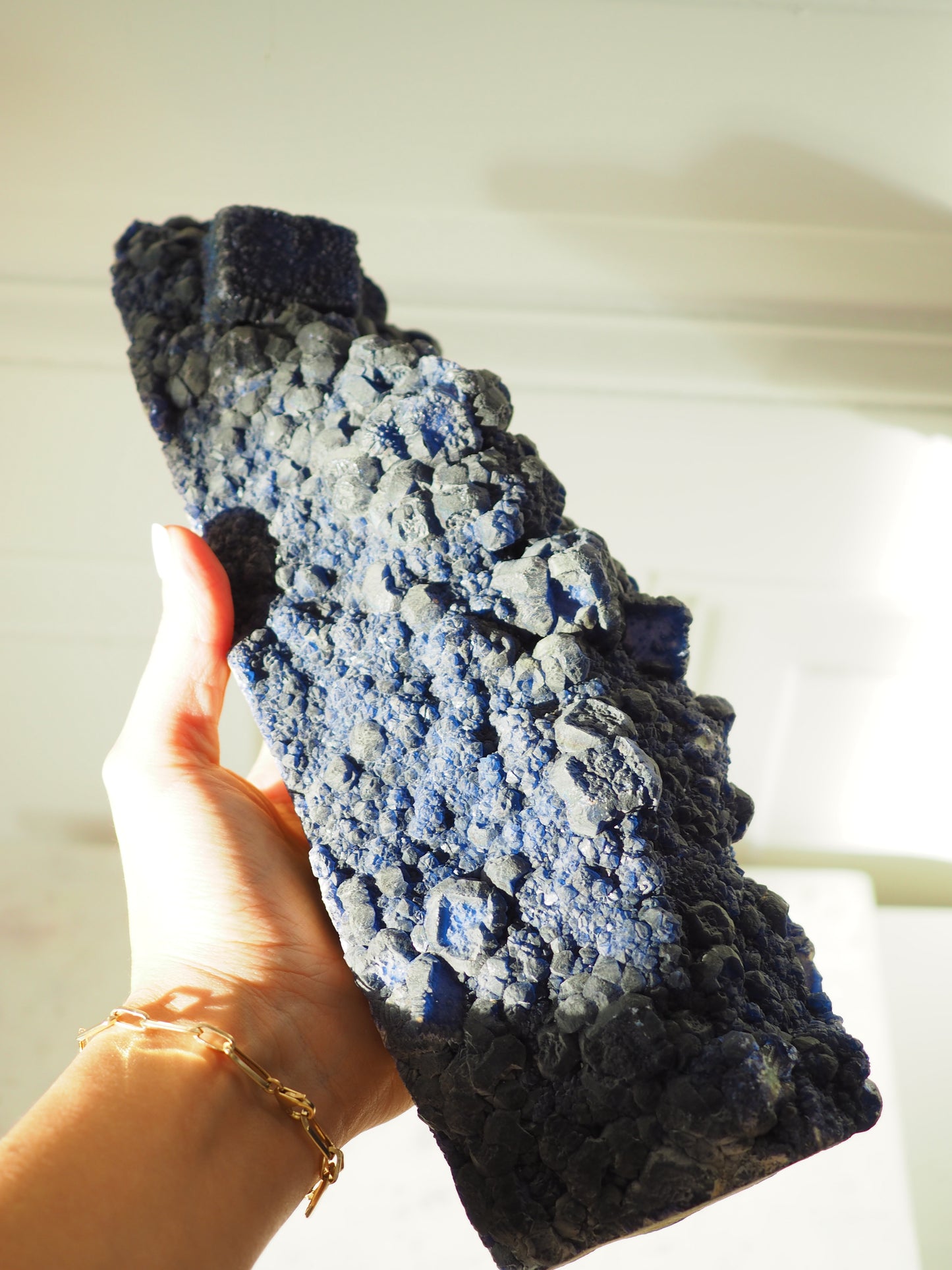 Blueberry Fluorite mit Halter . Ständer ca. 30 x 9 cm . PARADISE COLLECTION - Huanggang RARE Mine. Innere Mongolei China